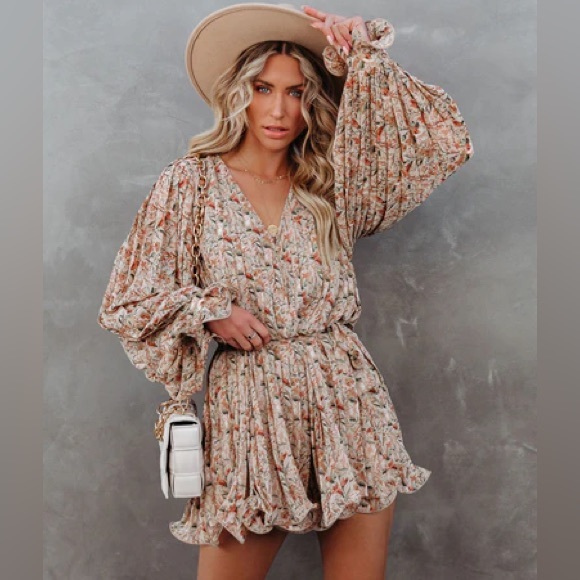 Vici Floral Pleated Romper - Picture 1 of 3